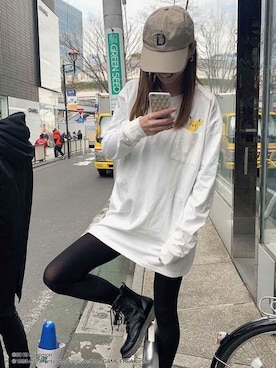 「iPhoneケース」｜「アイテム（帽子）」を使った、Delyle NOIR STAFFさん（レディース・160cm）の冬コーディネート