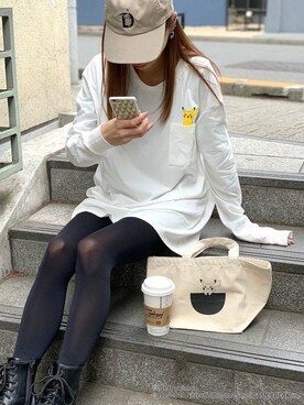 「iPhoneケース」｜「アイテム（帽子）」を使った、Delyle NOIR STAFFさん（レディース・160cm）の冬コーディネート