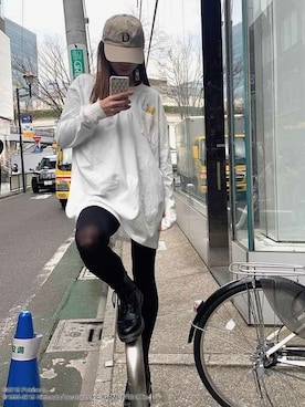 「iPhoneケース」｜「アイテム（帽子）」を使った、Delyle NOIR STAFFさん（レディース・160cm）の春コーディネート