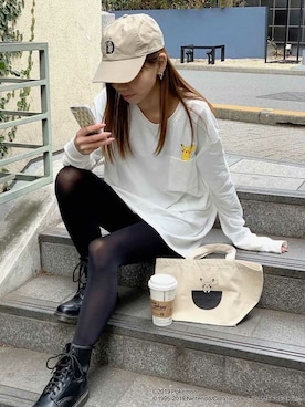 「iPhoneケース」｜「アイテム（帽子）」を使った、Delyle NOIR STAFFさん（レディース・160cm）の春コーディネート