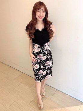 「フラワープリント」｜「アイテム（タンクトップ）」を使った、Delyle NOIR STAFFさん（レディース・160cm）の秋コーディネート