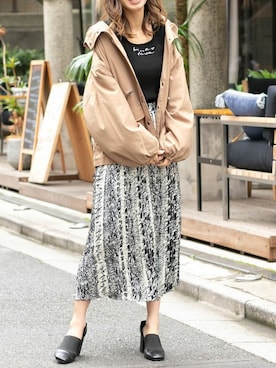 「パイソン柄」｜「アイテム（マウンテンパーカー）」を使った、Delyle NOIR STAFFさん（レディース・160cm）の秋コーディネート