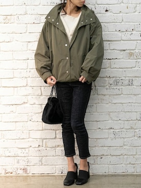 「ワンショルダー」｜「アイテム（マウンテンパーカー）」を使った、Delyle NOIR STAFFさん（レディース・160cm）の冬コーディネート