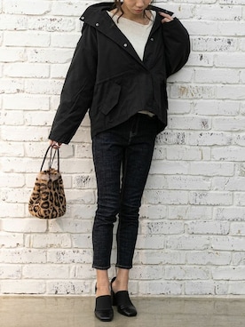 「ワンショルダー」｜「アイテム（マウンテンパーカー）」を使った、Delyle NOIR STAFFさん（レディース・160cm）の冬コーディネート