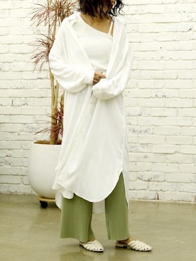 「アイテム（シャツワンピース、ホワイト系）」を使った、Delyle NOIR STAFFさん（レディース・160cm）の春コーディネート