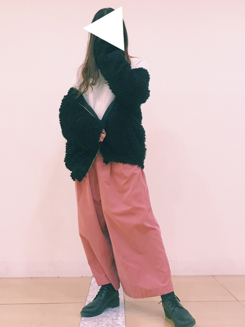 「冬休み」｜「WEGOのWEGO/モコモコジャケット（ブルゾン、ブラック系）」を使った、TeiTei也想啊さん（レディース・158cm）の冬コーディネートの1枚目の写真