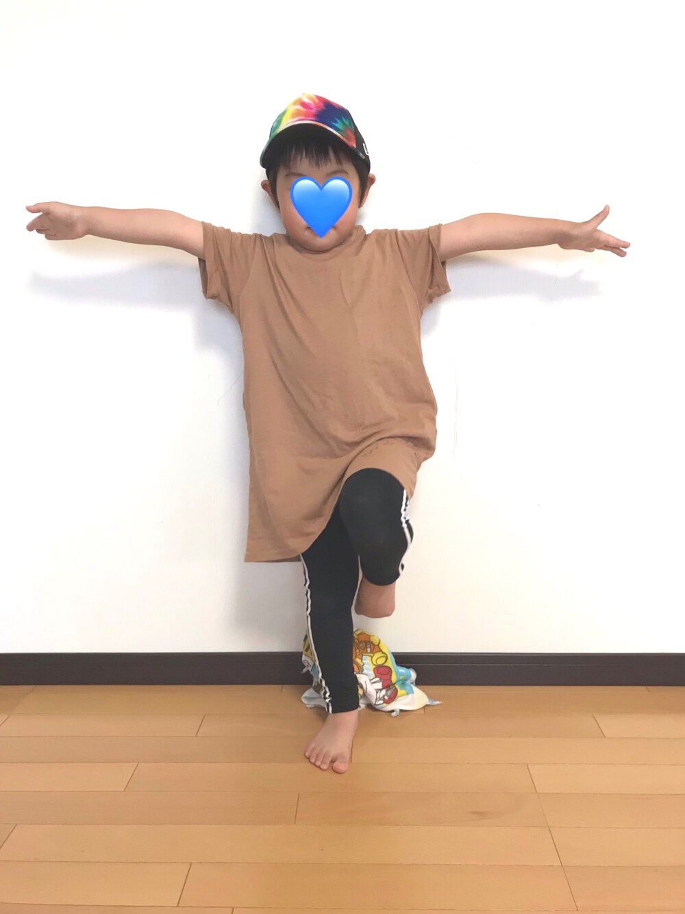 「レギンス、Tワンピース、ベージュ、ブラウン、キャップ」｜「Life Support Productsのアイテム（ワンピース/ドレス、ブラウン系）」を使った、S♡K♡K♡さん（キッズ・110cm）の夏コーディネートの1枚目の写真
