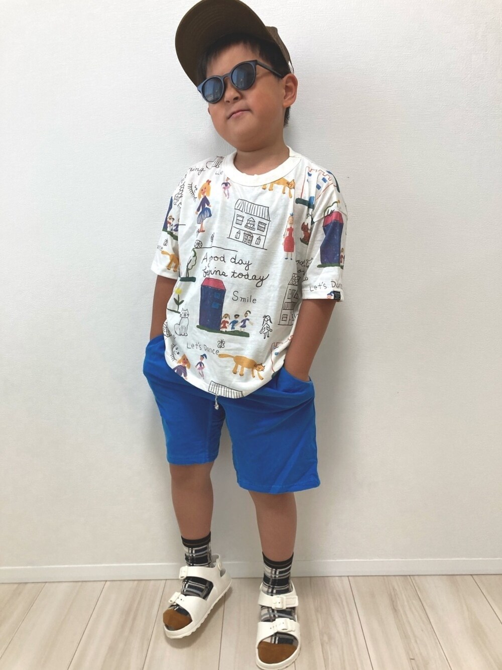 「おとこのこーで、おそろコーデ、きょうだいコーデ、サンダル、キャップ、ビッグカラー、サングラス、チェック」｜「GROOVY COLORSのGRCS MESH CAP（キャップ、グリーン系）」を使った、S♡K♡K♡さん（キッズ・110cm）の夏コーディネートの1枚目の写真