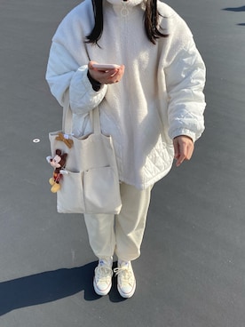「H&M（エイチ・アンド・エム）のアイテム（ジャケット/アウター、ホワイト系）」を使った、mitsumiさん（レディース・164cm）の冬コーディネート