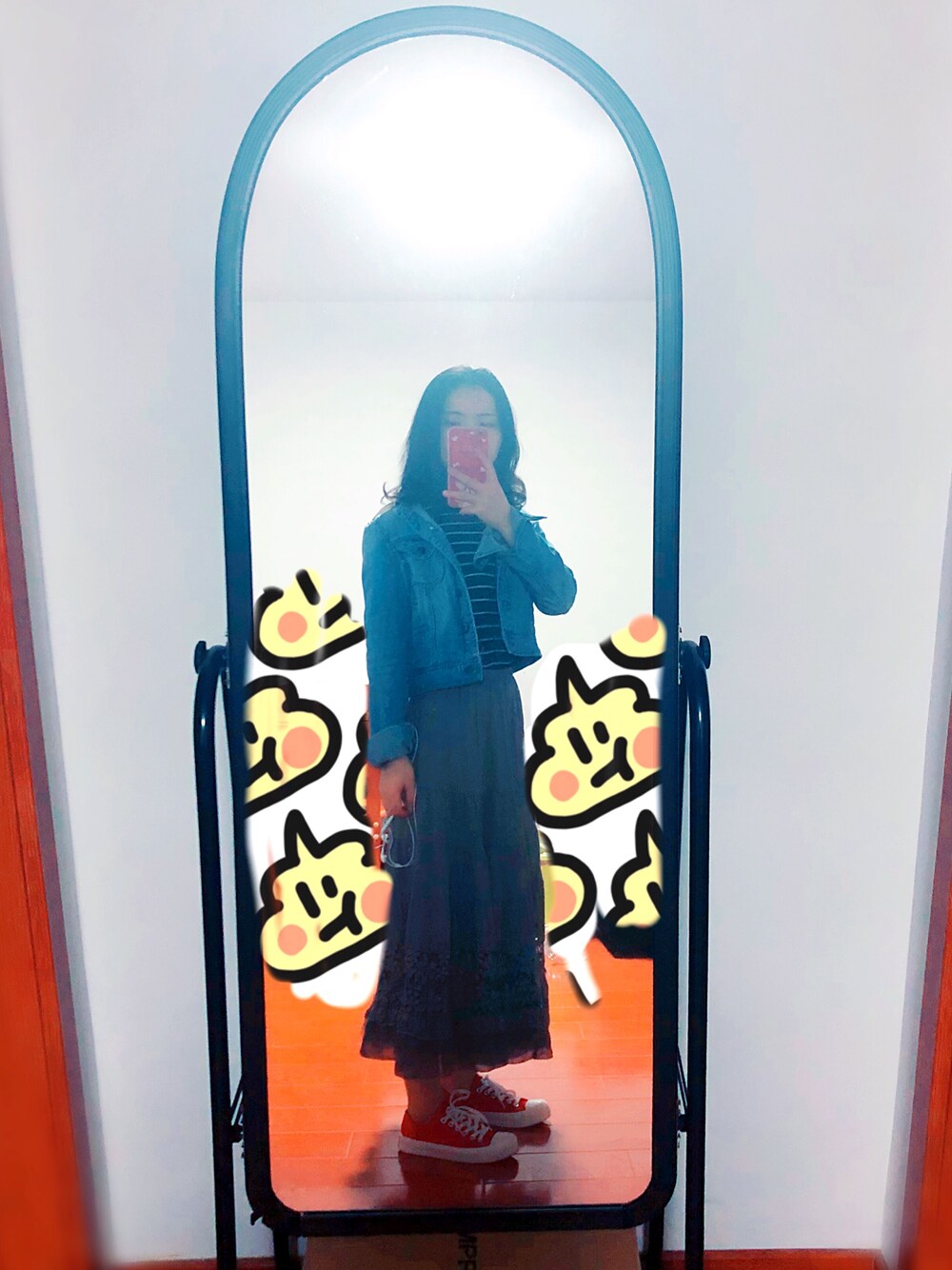 「FOREVER 21のアイテム（デニムジャケット、ブルー系）」を使った、chriswooさん（レディース・158cm）の春コーディネートの1枚目の写真