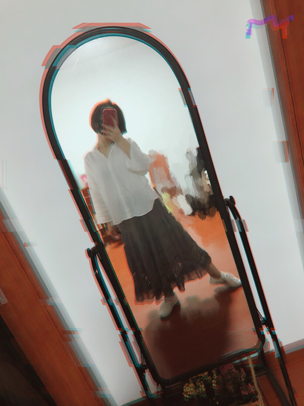 「UNIQLOのアイテム（シャツ/ブラウス、ホワイト系）」を使った、chriswooさん（レディース・158cm）の春コーディネートの1枚目の写真