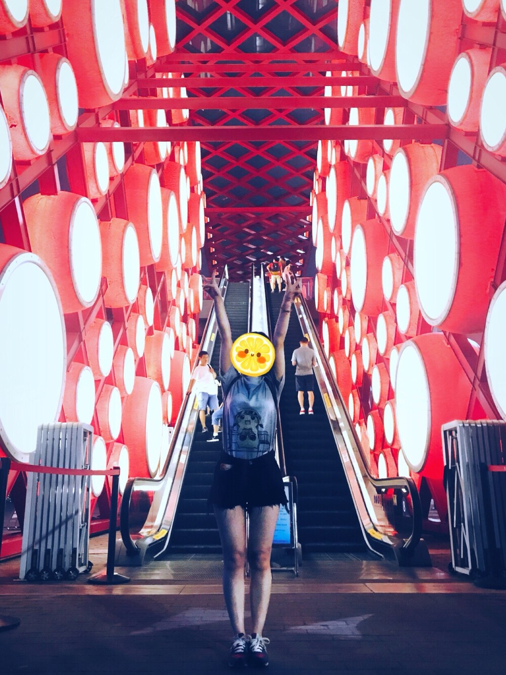 「夏コーデ、beijing」｜「UNKNOWN.のアイテム（カーゴパンツ、ブラック系）」を使った、chriswooさん（レディース・158cm）の夏コーディネートの1枚目の写真