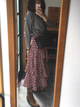「COELのアイテム（スカート、レッド系）」を使った、あやこさん（レディース・167cm）の秋コーディネート