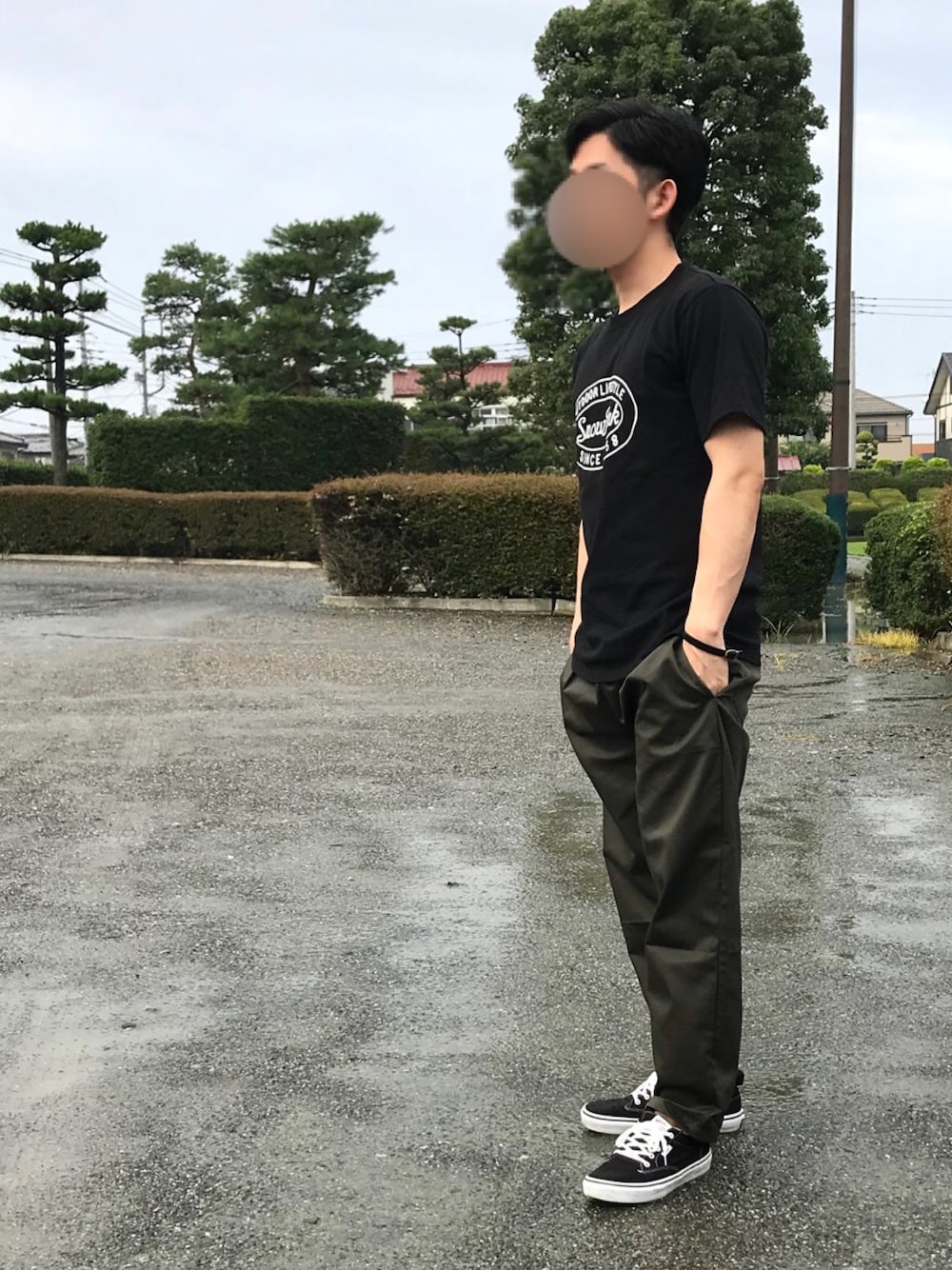 「夏コーデ、シンプルコーデ、ブラック、VANS、snow peak、カジュアル」｜「Snow Peakのアイテム（Tシャツ/カットソー、ブラック系）」を使った、よーさん（メンズ・170cm）の夏コーディネートの1枚目の写真