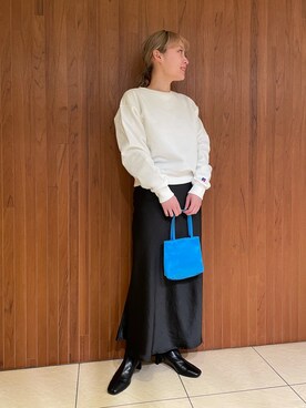 「URBAN RESEARCH（アーバンリサーチ）の【別注】RUSSELLATHLETIC×URBANRESEARCH　COLOR SWEAT（その他トップス、ホワイト系）」を使った、河村初美さん（レディース）の冬コーディネート