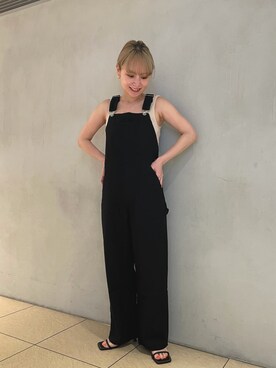 「URBAN RESEARCH（アーバンリサーチ）のコットンリネンオーバーオール（サロペット/オーバーオール、ブラック系）」を使った、河村初美さん（レディース）の春コーディネート