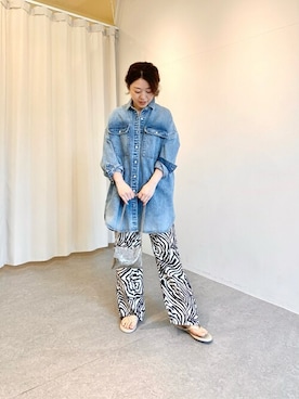 「デニムシャツ」｜「アイテム（シャツワンピース）」を使った、WhimGazette_officialさん（レディース・156cm）の春コーディネート