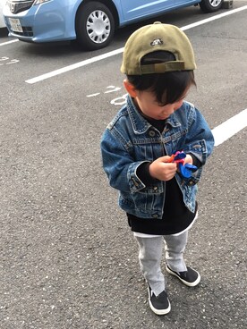 「AZUL by moussy（アズールバイマウジー）のアイテム（スラックス）」を使った、yukiさん（キッズ・90cm）の春コーディネート