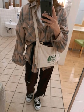 「アンティクローズのアイテム（スラックス、ブラウン系）」を使った、yukiさん（レディース・160cm）の秋コーディネート