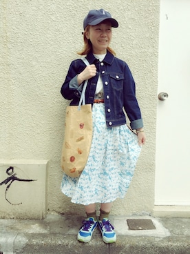 「アイテム（シューズ、ブルー系）」を使った、JuRianさん（レディース・149cm）の春コーディネート