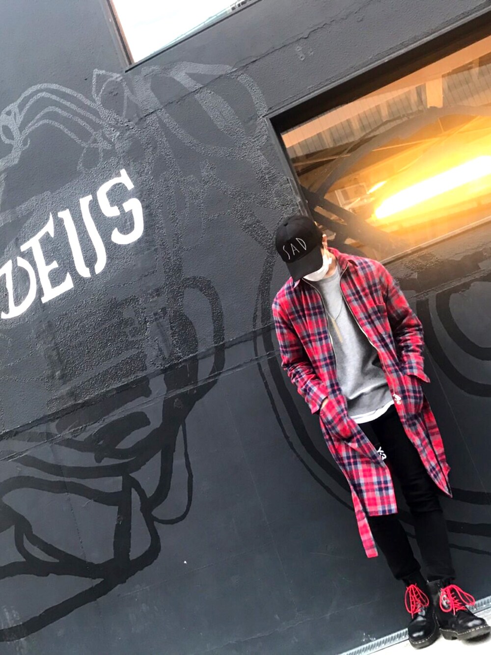 「初投稿、黒、street、STYLE、fashion、LHP、AZStokyo、adidasy3、Dr.Martens、HARE」｜「Dr. MartensのDr.Martens / 1460 8EYEBOOT_mtn（ブーツ、ブラック系）」を使った、kazukiさん（メンズ・180cm）の春コーディネートの1枚目の写真