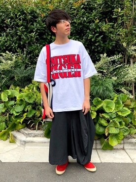 「レッド」｜「アイテム（スリッポン）」を使った、TAKUYAさん（メンズ・162cm）の秋コーディネート