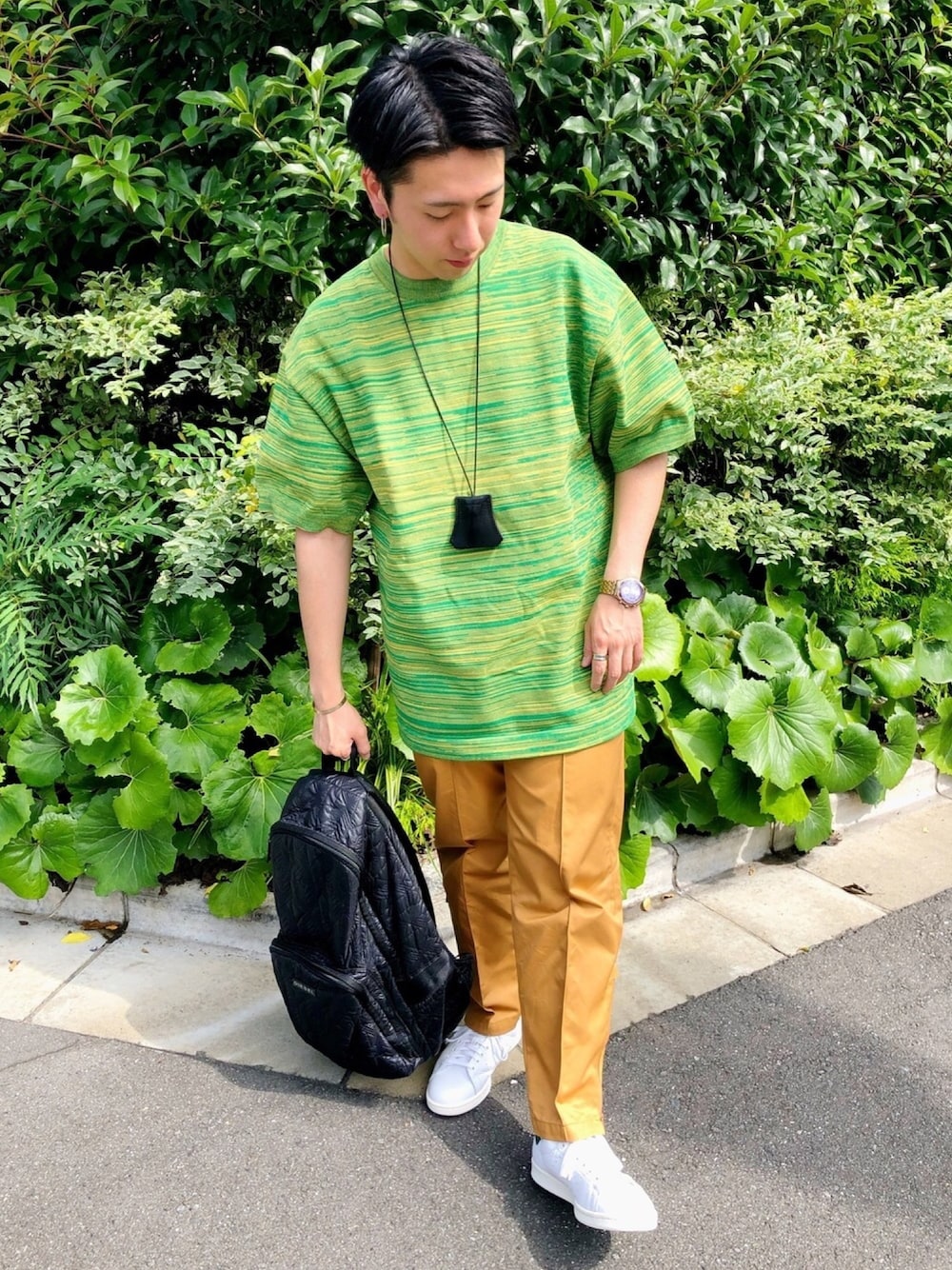 「夏コーデ、夏、オーバーサイズ、低身長、古着、古着MIX、グリーン、スニーカー、スタンスミス、リュック」｜「cabanのアイテム（Tシャツ/カットソー、グリーン系）」を使った、TAKUYAさん（メンズ・162cm）の夏コーディネートの1枚目の写真