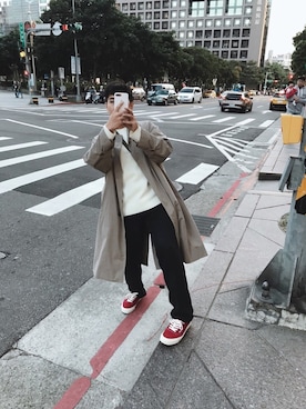 「AURALEE」｜「アイテム（トレンチコート）」を使った、Jason さん（メンズ・172cm）の冬コーディネート