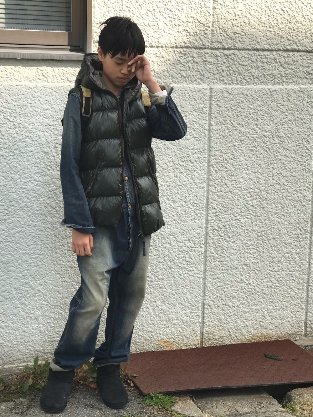「DUVETICAのアイテム（ダウンベスト、グリーン系）」を使った、hidekicchuさん（キッズ・160cm）の冬コーディネートの1枚目の写真