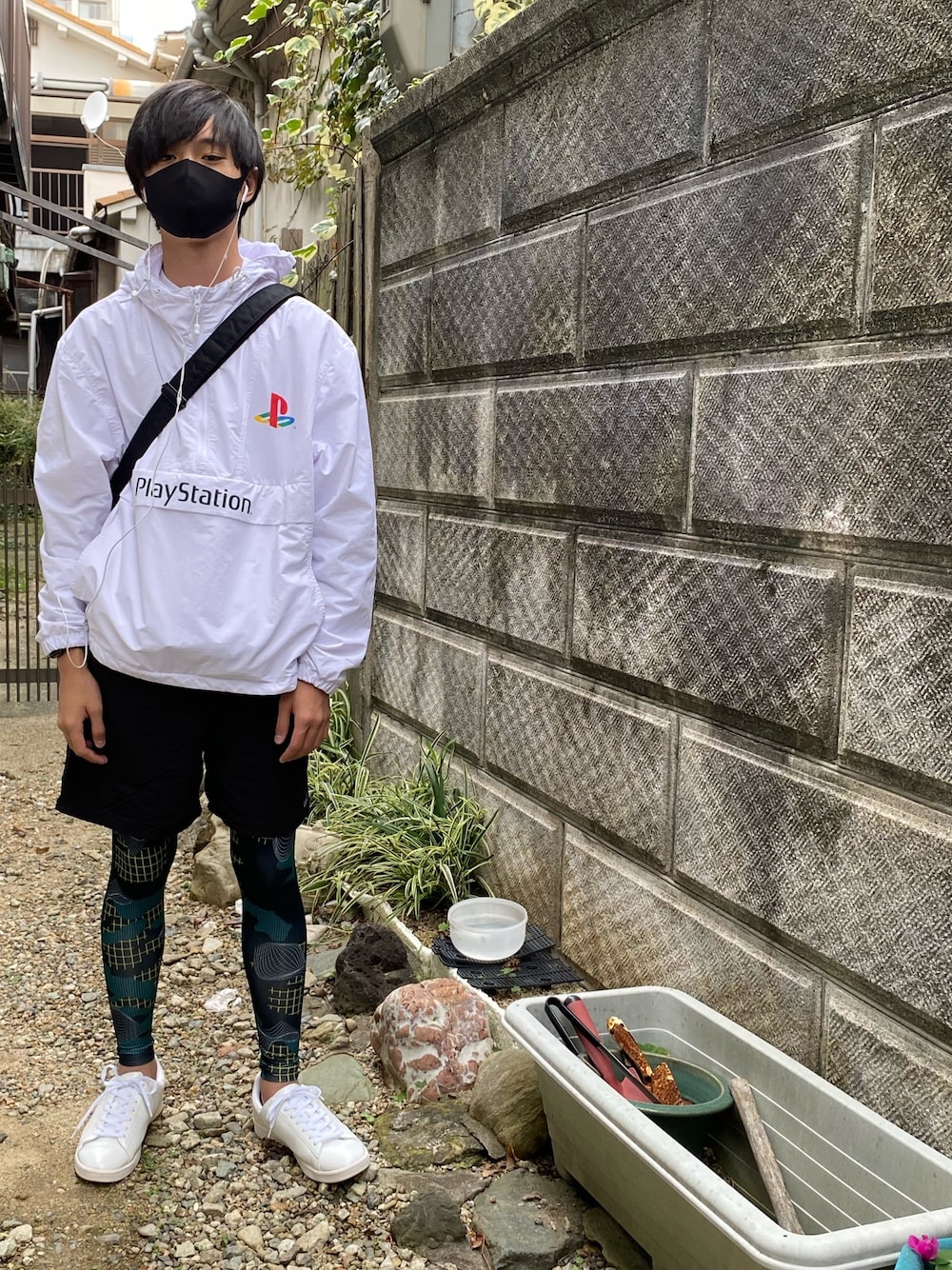 「patagoniaのWEB限定 Patagonia/パタゴニア メンズ・バギーズ・ロング 7インチ（その他パンツ、ブラック系）」を使った、hidekicchuさん（メンズ・173cm）の秋コーディネートの1枚目の写真