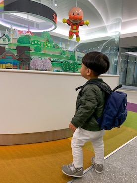 「B:MING by BEAMS（ビーミングバイビームス）のAVIREX×ビーミング by ビームス / 別注リバーシブルMA-1（MA-1）」を使った、EIMA.SAEさん（キッズ・80cm）の冬コーディネート