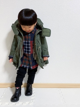 「黒パンツ」｜「アイテム（モッズコート）」を使った、EIMA.SAEさん（キッズ・80cm）の冬コーディネート