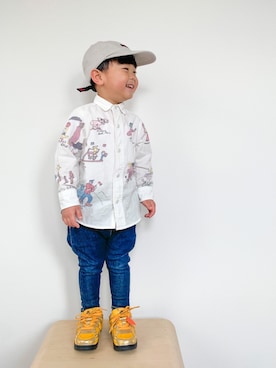 「オフホワイト」｜「アイテム（キャップ）」を使った、EIMA.SAEさん（キッズ・90cm）の春コーディネート