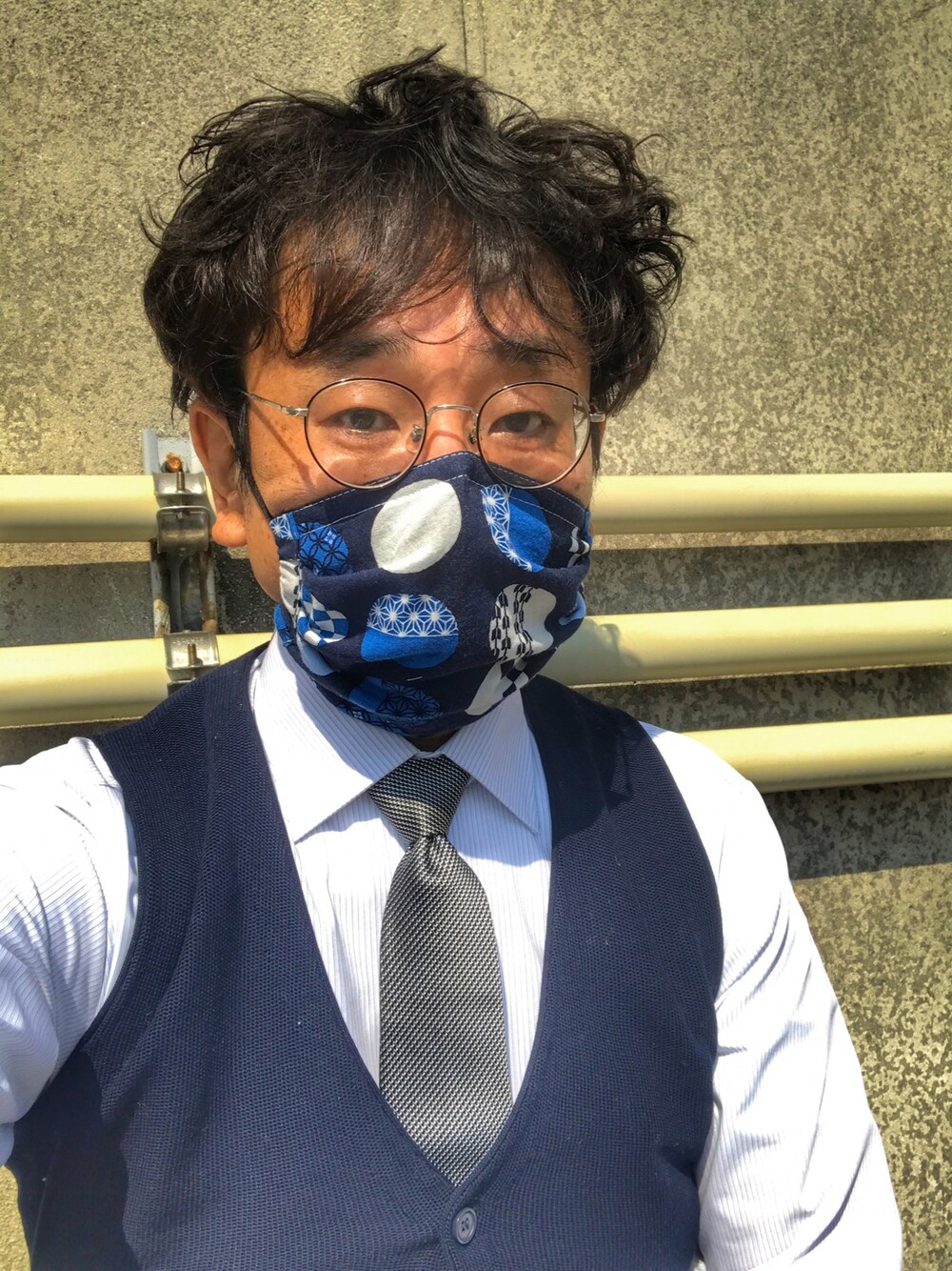「マスク」｜「手作りのアイテム（その他、ブルー系）」を使った、しもん＠WEARさん（メンズ・173cm）の春コーディネートの1枚目の写真