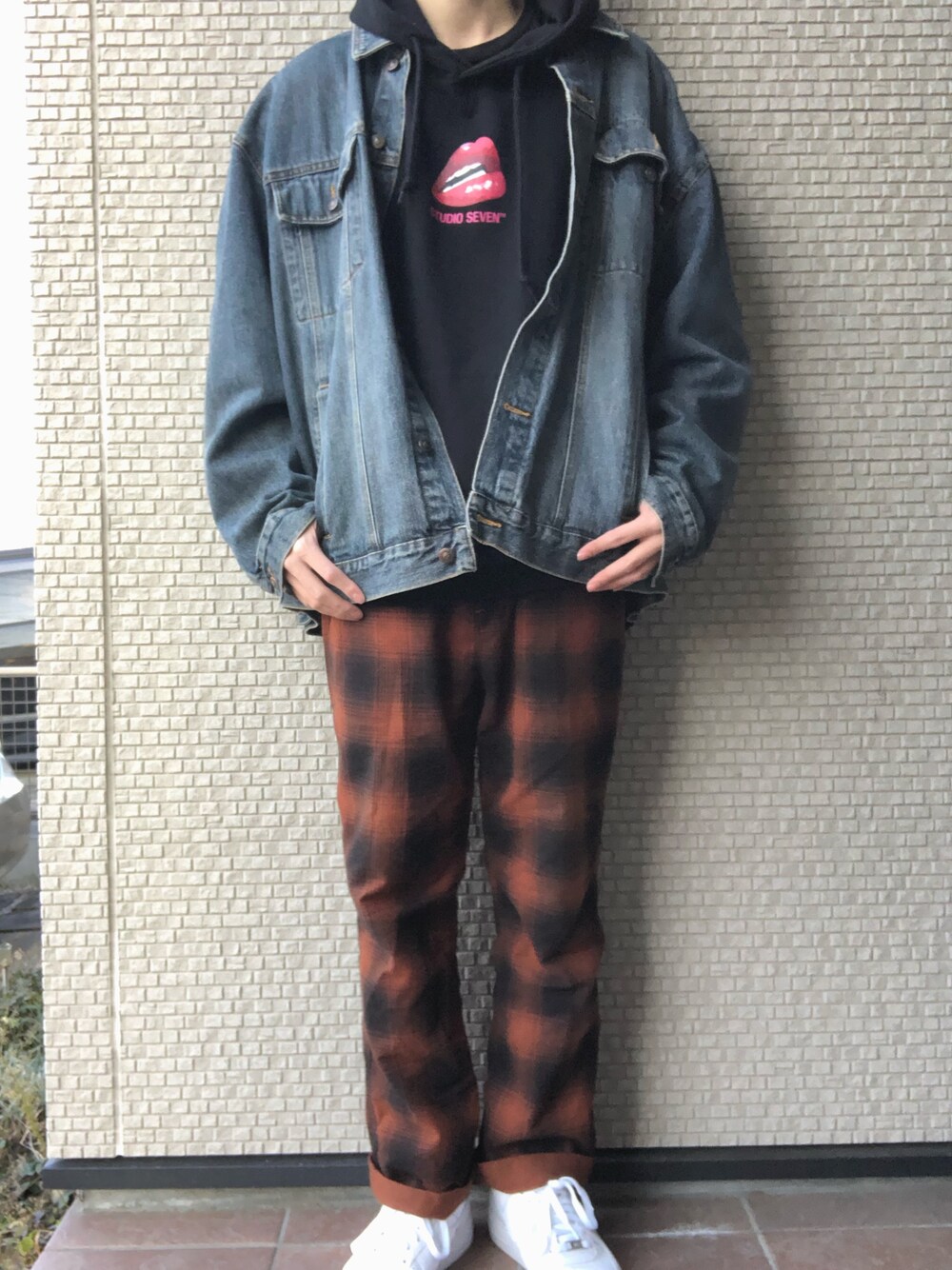 「古着、古着MIX、STUDIOSEVEN、NIKE、AF1、airforce1、ootd、おしゃれさんと繋がりたい、フォローミー、いいね、save、フォローお願いします🤑」｜「STUDIO SEVENのアイテム（パーカー、ブラック系）」を使った、しょうたさん（メンズ・179cm）の冬コーディネートの1枚目の写真