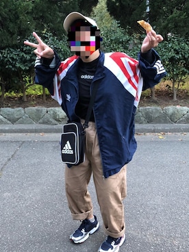 「adidas（アディダス）のアイテム（ナイロンジャケット、ブルー系）」を使った、miuさん（レディース）の秋コーディネート