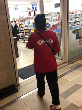 「X-girl（エックスガール）のDISC LOGO L/S BIG TEE（Tシャツ/カットソー、レッド系）」を使った、miuさん（レディース）の秋コーディネート