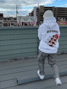 「印のアイテム（パーカー、ホワイト系）」を使った、miuさん（レディース）の春コーディネート