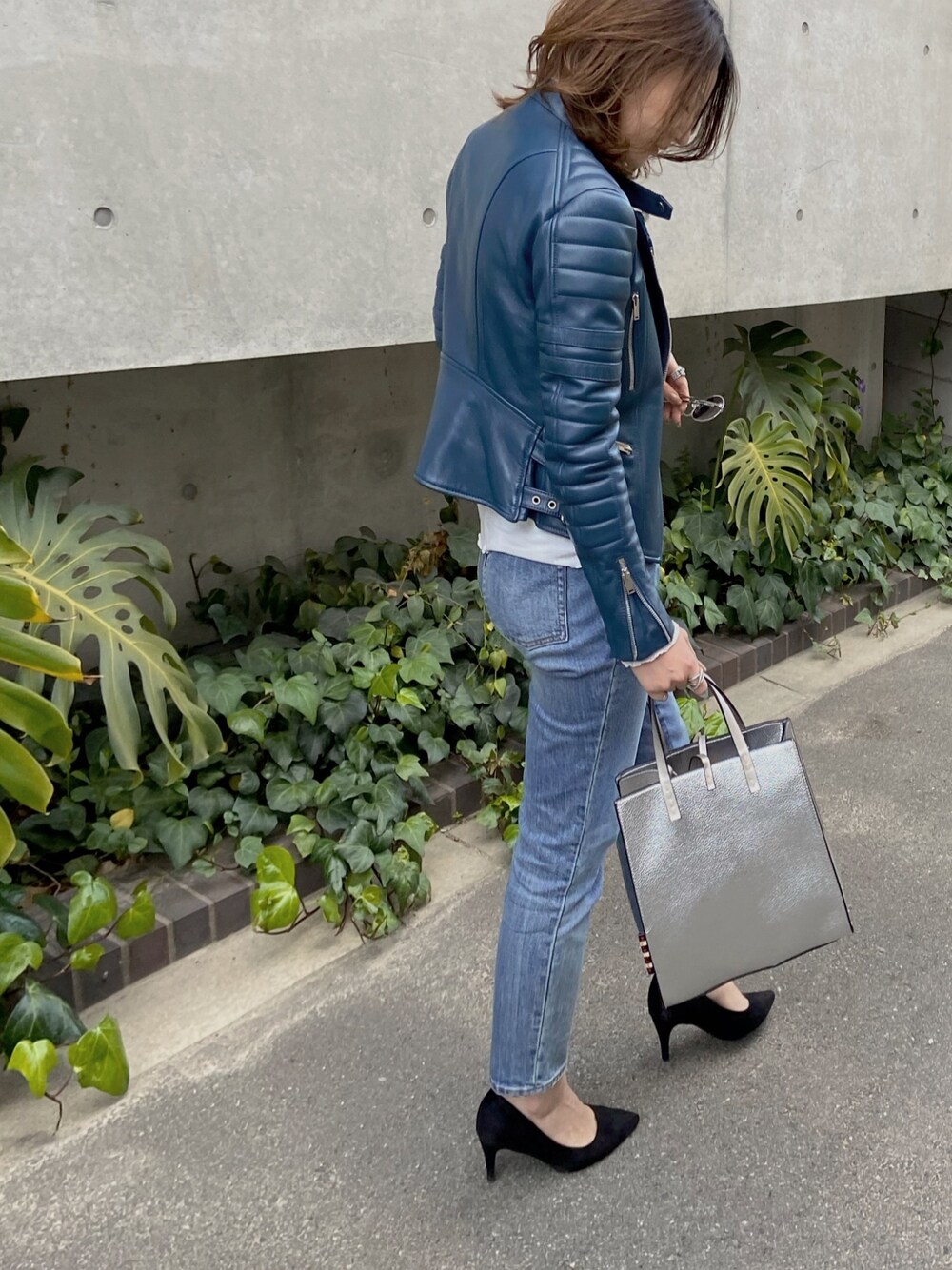 「大人カジュアル、ライダース、休日スタイル、デニムコーデ、zozoデニム、CELINE、大人コーデ、春色」｜「ZOZOのスリムテーパードデニムパンツ［WOMEN］（デニムパンツ、ブラック系）」を使った、midopeiさん（レディース・158cm）の春コーディネートの1枚目の写真
