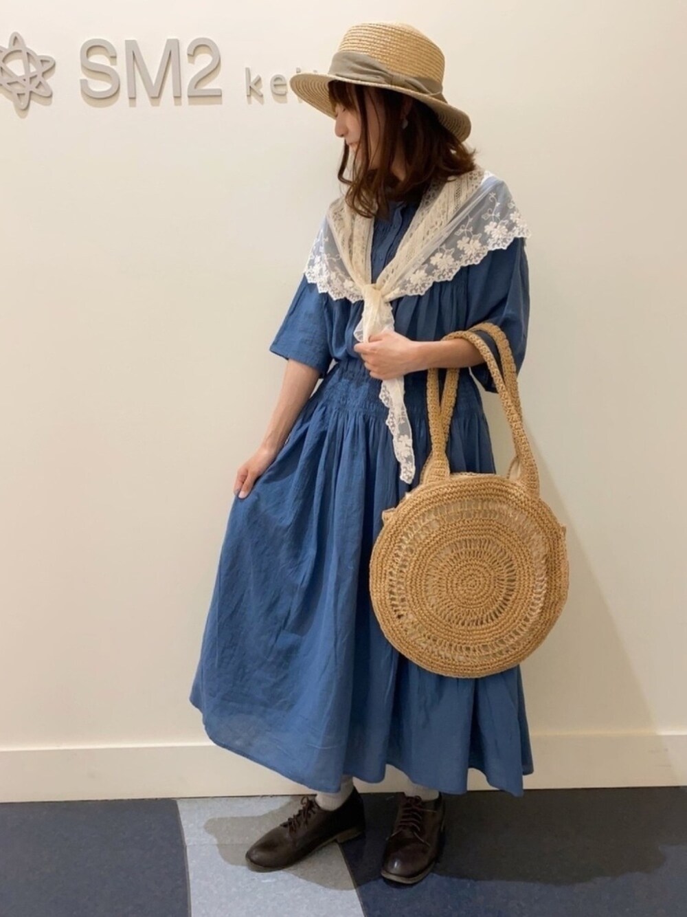 「セットアップ、夏コーデ、カンカン帽、ガーリー、SM2、サマンサ モスモス(Samansa Mos2)、レース、シンプル、ブラウス、おしゃれさんと繋がりたい」｜「Samansa Mos2のラフィアカンカン帽（ハット、ベージュ系）」を使った、あさみなさん（レディース・156cm）の春コーディネートの1枚目の写真