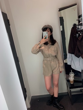 「H&M（エイチ・アンド・エム）のアイテム（オールインワン・サロペット、ベージュ系）」を使った、suuzunaさん（レディース・160cm）の春コーディネート
