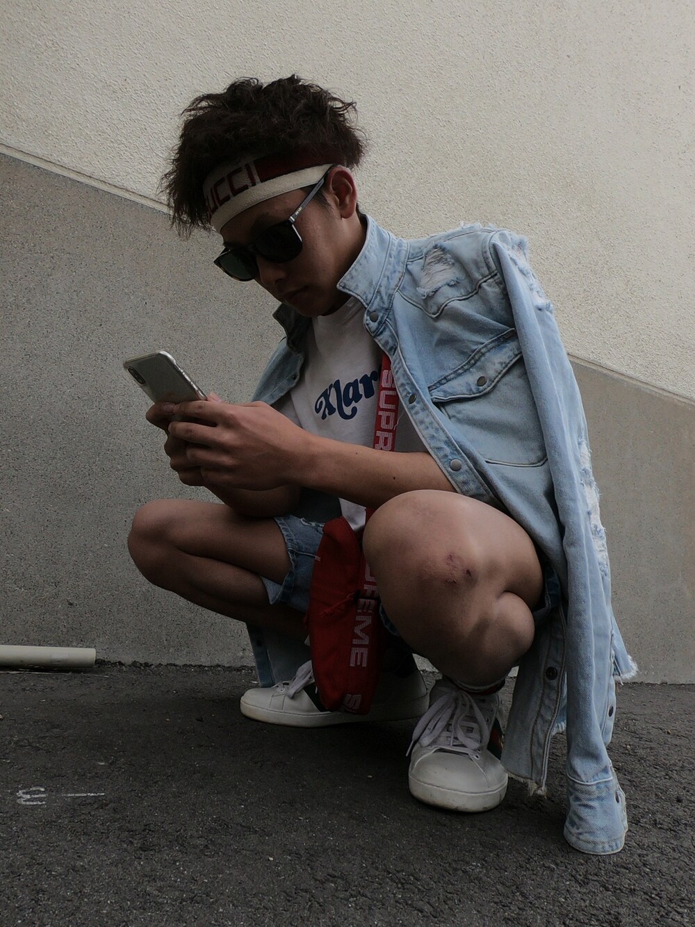 「おしゃれさんと繋がりたい、NIKE、ストリート、令和、いいね、save、フォローお願いします🤑」｜「Supreme のアイテム（ショルダーバッグ、レッド系）」を使った、daimukixさん（メンズ・165cm）の春コーディネートの1枚目の写真