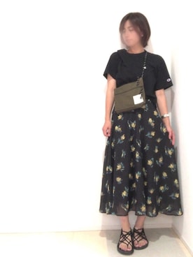「フラワープリント」｜「アイテム（その他）」を使った、Manaさん（レディース・162cm）の夏コーディネート