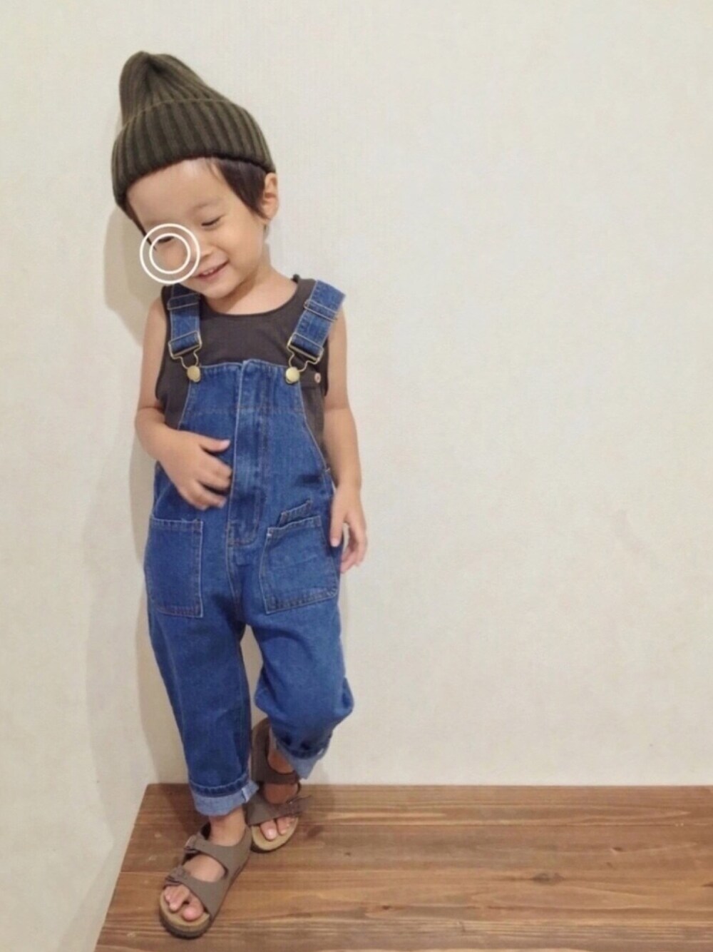 「サロペット、タンクトップ、ビルケンシュトック、韓国子供服」｜「BIRKENSTOCKのNEW YORK/ニューヨーク (KIDS)（サンダル、ブラウン系）」を使った、aoiさん（キッズ・90cm）の夏コーディネートの1枚目の写真