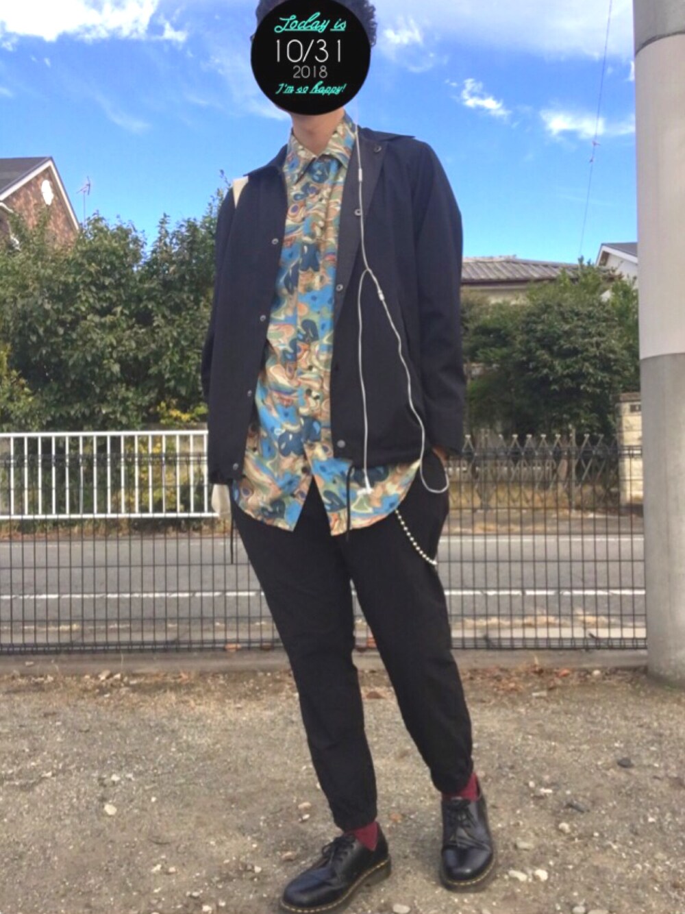 ブラック系のジャケット/アウター、その他のシャツ/ブラウス、ブラック系のその他パンツを着用したメンズの秋コーディネートの1枚目の写真