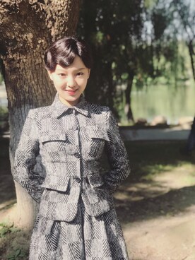 「希区瑞普のアイテム（ブルゾン、グレー系）」を使った、姬欣童さん（レディース）の秋コーディネート