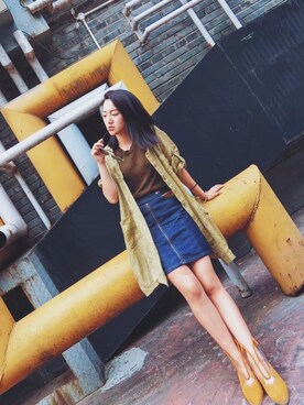 「ZARA（ザラ）のアイテム（デニムスカート、ブルー系）」を使った、姬欣童さん（レディース）の秋コーディネート