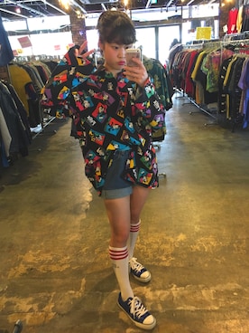「個性的 古着」｜「アイテム（スニーカー）」を使った、ちゃむさん（レディース・151cm）の春コーディネート