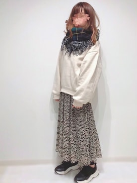 「スーパーオーバーサイズスウェット」｜うーまんさん（レディース・158cm）の冬コーディネート