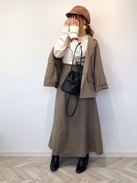 「巾着バッグ」｜「アイテム（キャスケット）」を使った、うーまんさん（レディース・158cm）の秋コーディネート